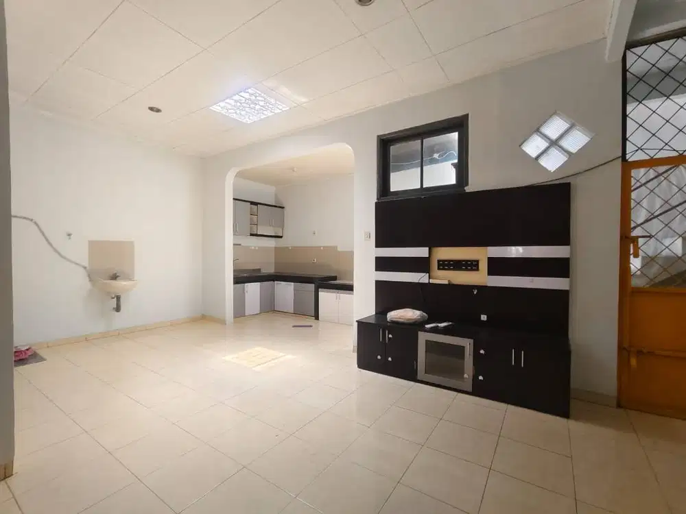 Disewakan Rumah Siap Huni di Taman Kopo Indah TKI 3