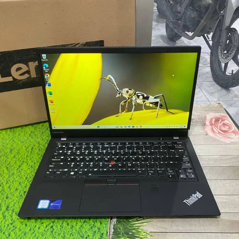 Lenovo Thinkpad X1 Carbon Core i7-8665U 16GB 512GB 14 Touchscreen