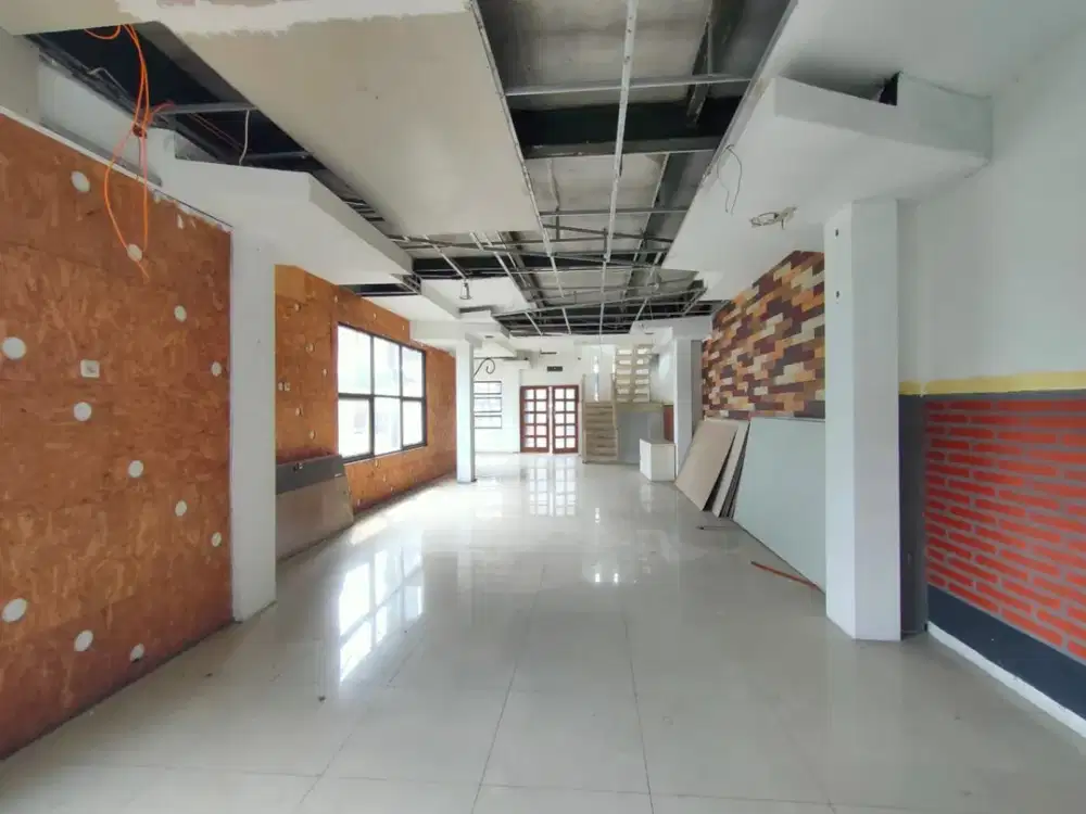 Dijual Ruko 3 Lantai Utk Kantor,cafe ,usaha Lain2 di Setiabudi Mainroad Setiabudi, Bandung