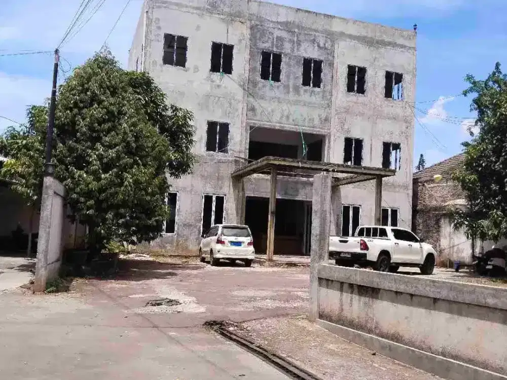 Dijual murah Gedung baru 3 lantai (tinggal finishing) +lahan parkir 751 m2 di pekayon akses truk /mobil besar