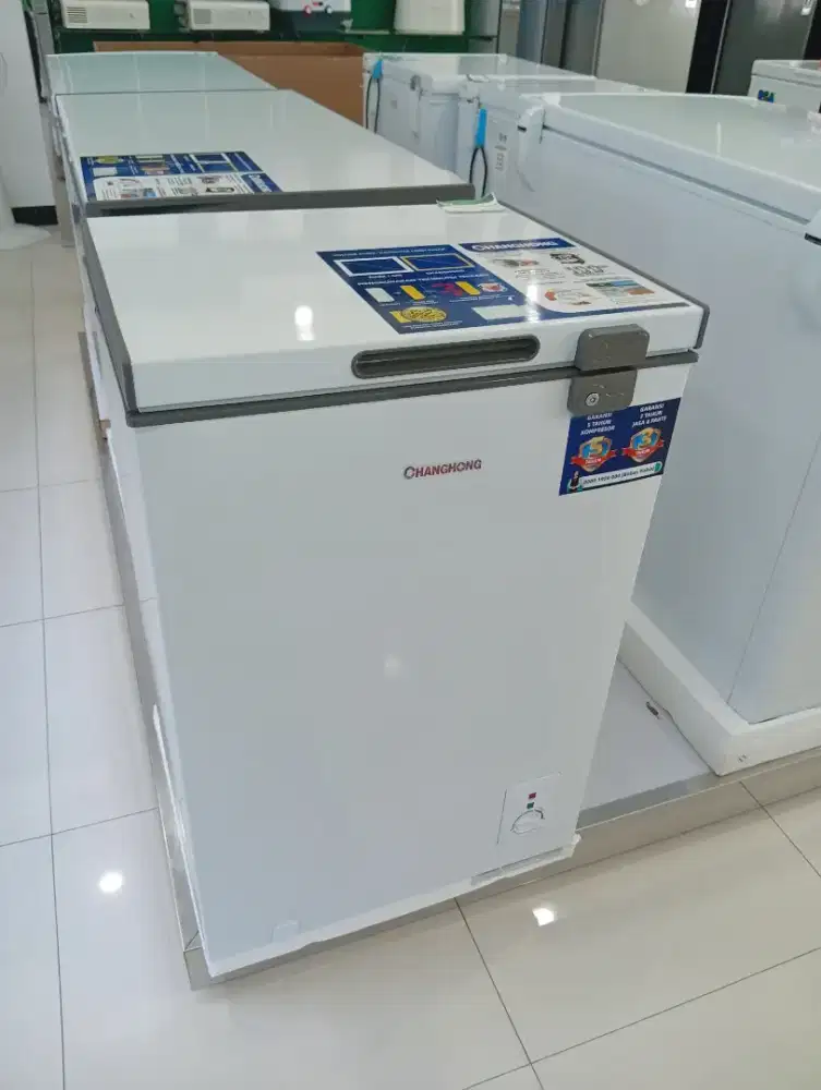 Freezer box murah ukuran 100 L, Changhong FCF136DW