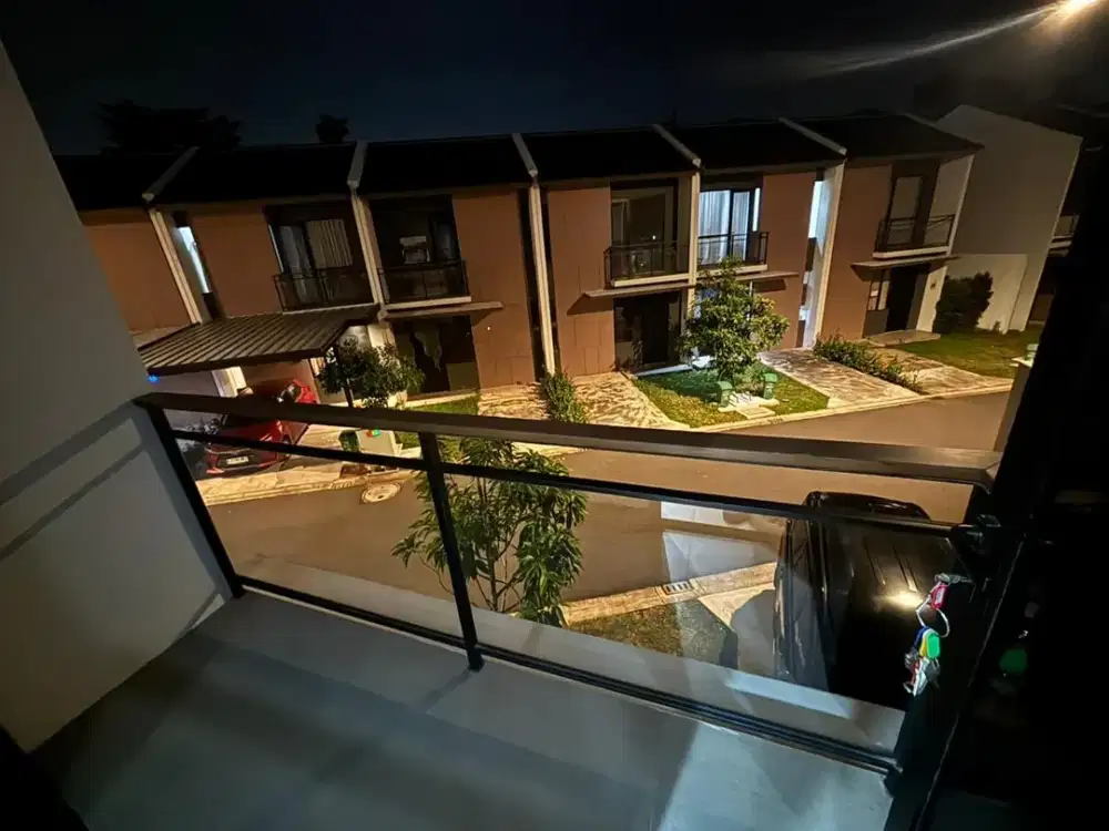 DISEWAKAN RUMAH FURNISHED 2 LANTAI LIPPO KARAWACI