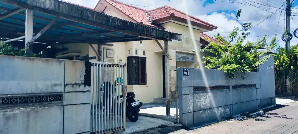 Di kontrakan rumah Sesetan strategis dekat Sanglah