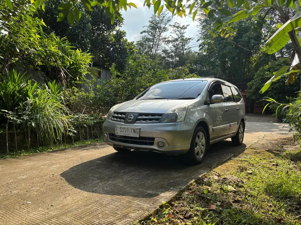 Nissan Grand Livina 1.5 XV 2010 Matic AT Ganjil