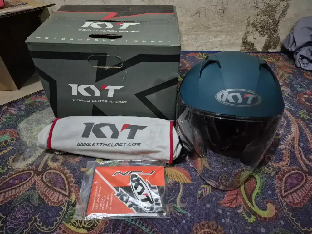 HELM KYT NFJ EMERALD GREEN
SIZE XL FIT L