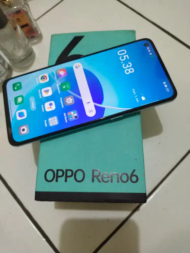 Oppo Reno 6   8/128   minus pemakaian aja