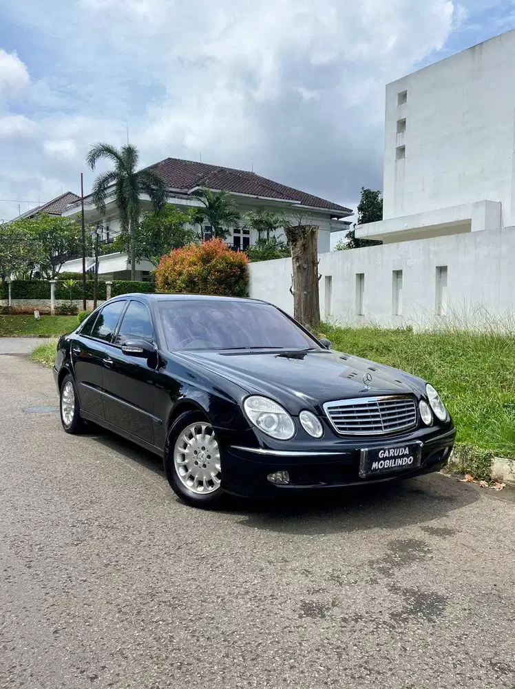 DIJUAL LOW KM MERCEDES-BENZ E260 ELEGANCE TAHUN 2005