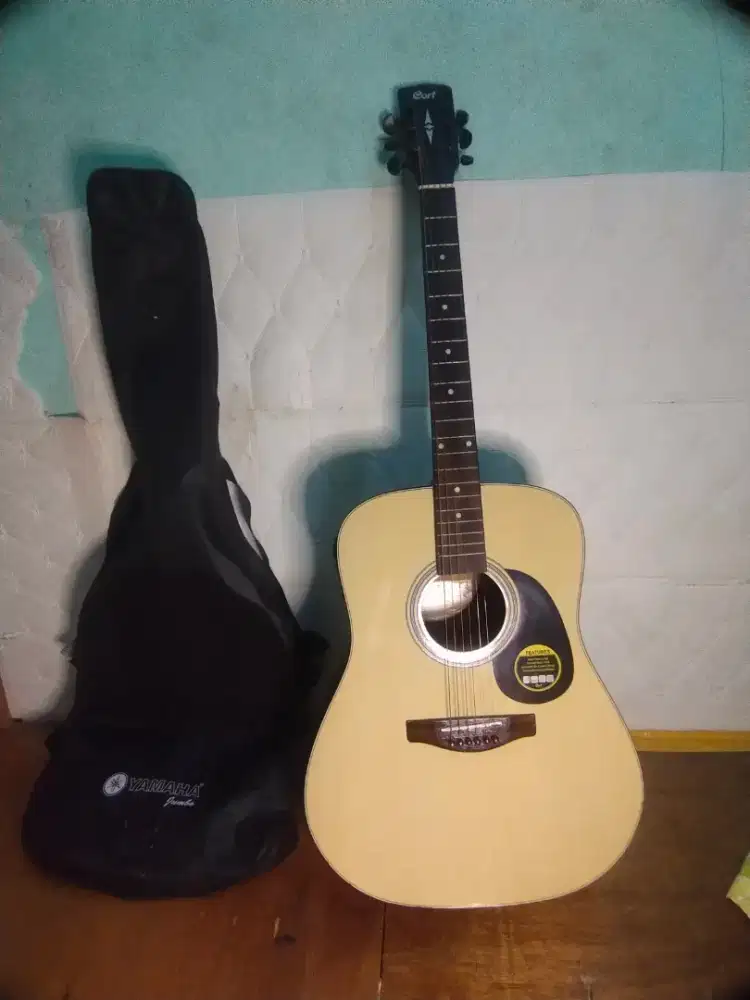 Gitar Akustik merk Cort