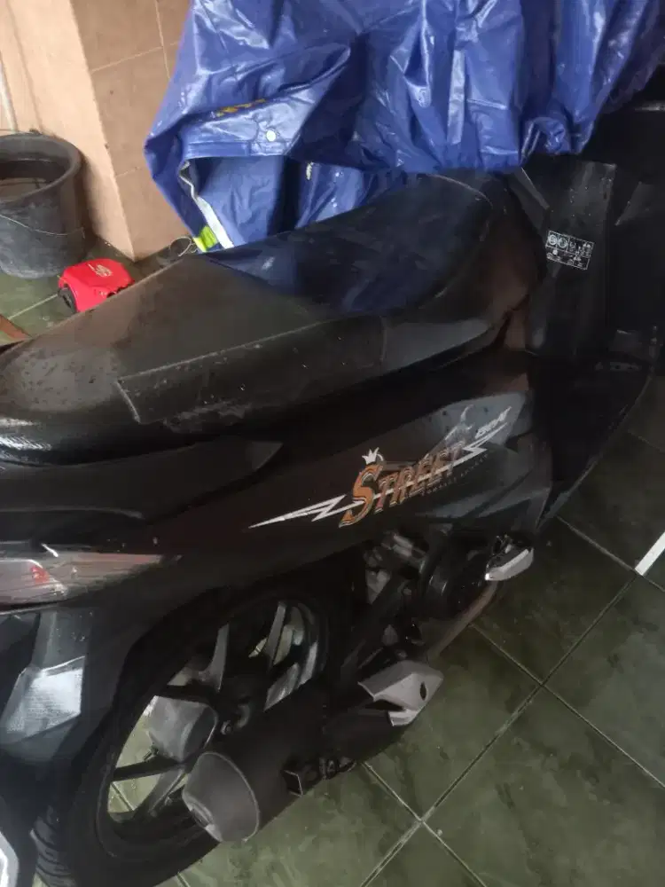 Di jual motor Honda beat street tahun 2020