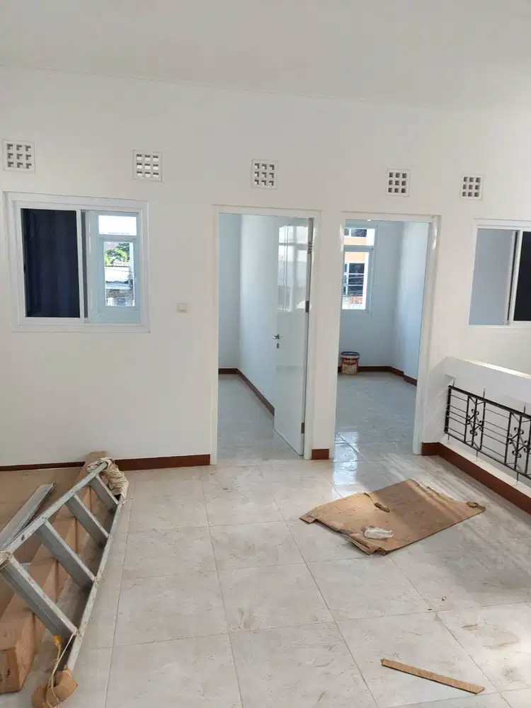 Dijual/Disewa Ruko mainroad Sudirman Bandung 3 Lantai Terawat strategi