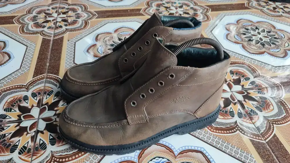 Sepatu boots pakalolo 42