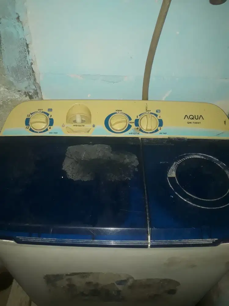 Dijual cepat mesin cuci merek Aqua