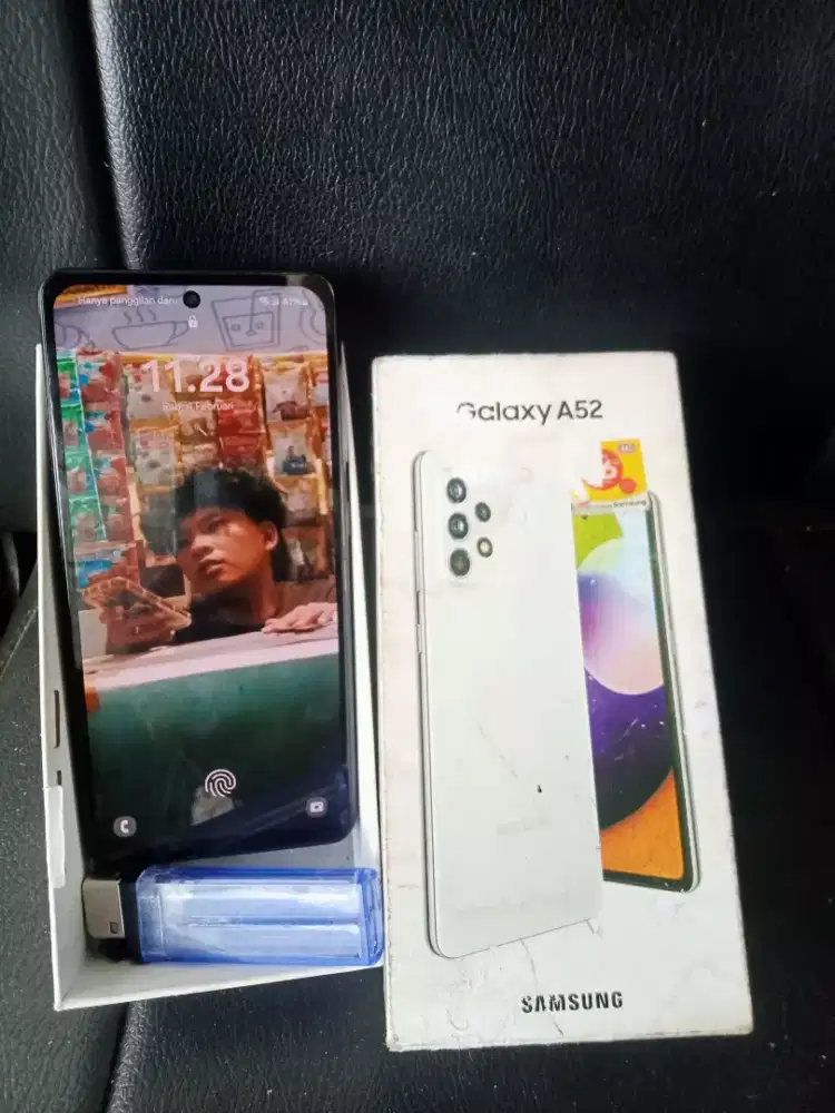 Dimahar aja, edisi HP udah jarang dipake, bekas pemakaian wanita.