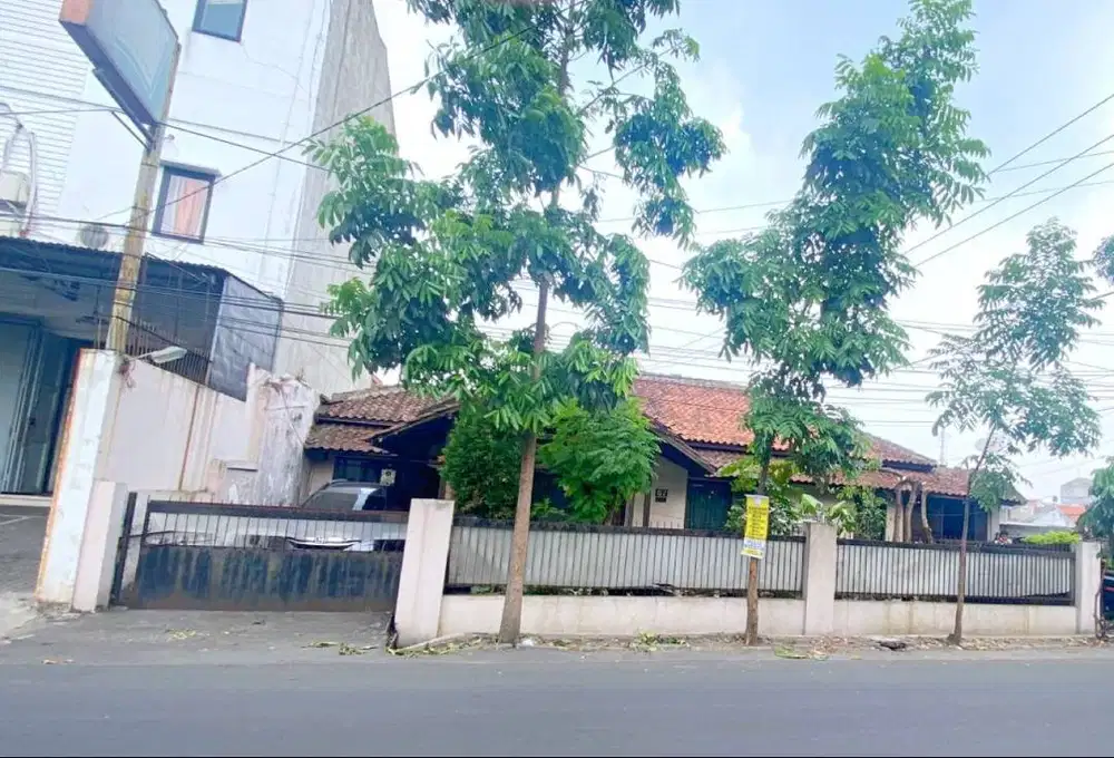Rumah cantik Terawat Jl. Sriwijaya Bandung Siap Huni Lokasi Strategis