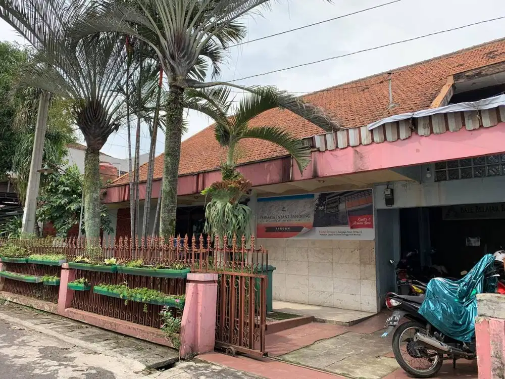 Rumah 2 Lantai Besar Belakang Griya Buah Batu – 9 KT, Cocok Kosan