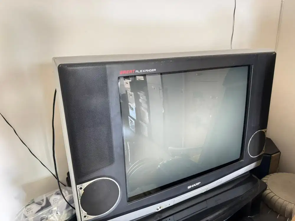 Tv Tabuh Sharp berfungsi baik