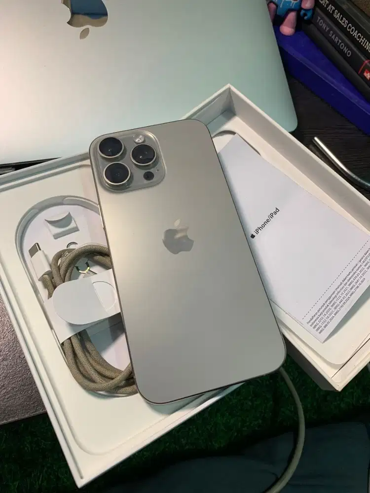 iPhone 16 Pro Max 256GB Natural Titanium - Like New | Ori IBOX
