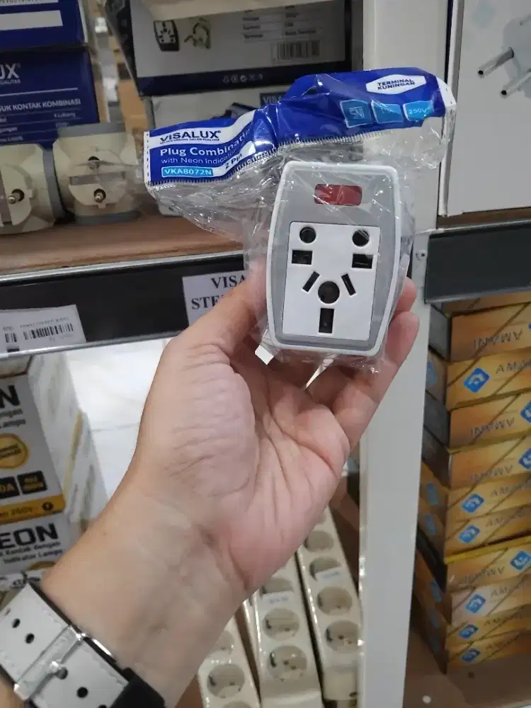 Visalux Steker Kombinasi VKA8072N