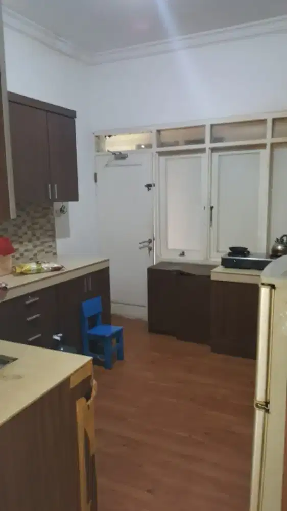 Jual rumah tanah luas 350 m bangunan 300 m vila dago tangerang selatan