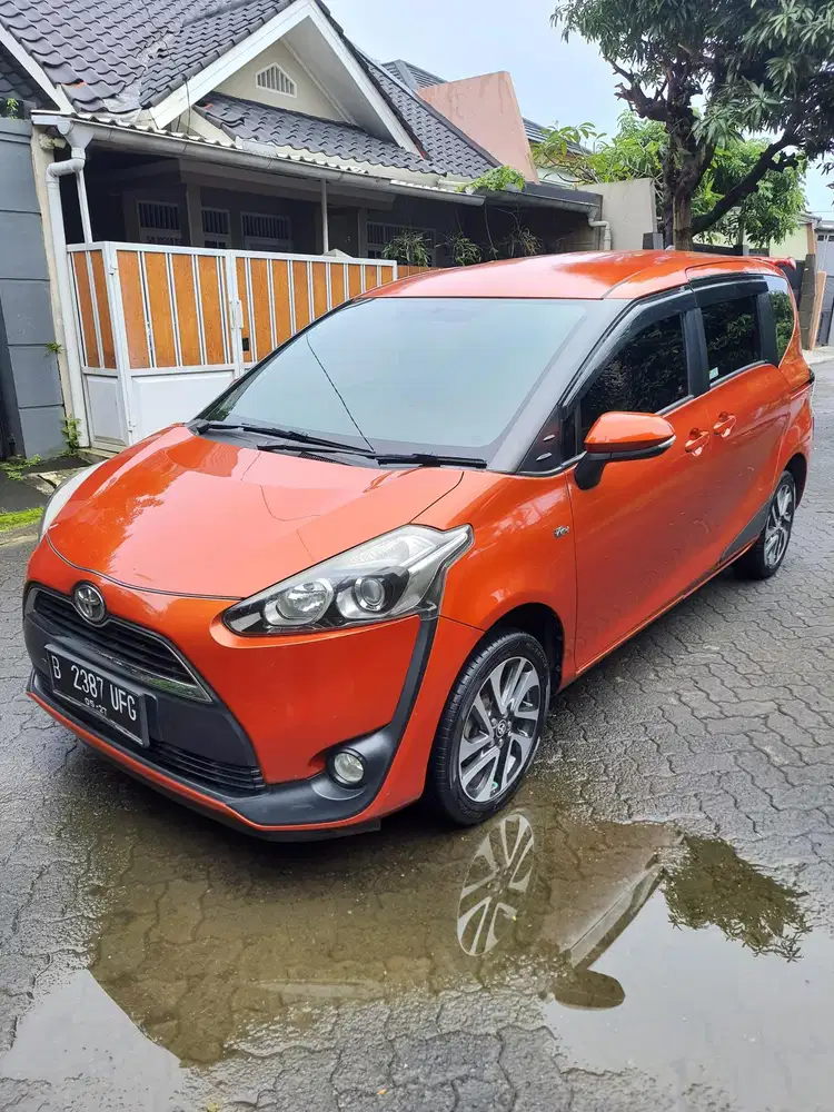 Jual Cepat !! Toyota Sienta V at 2017 Bensin