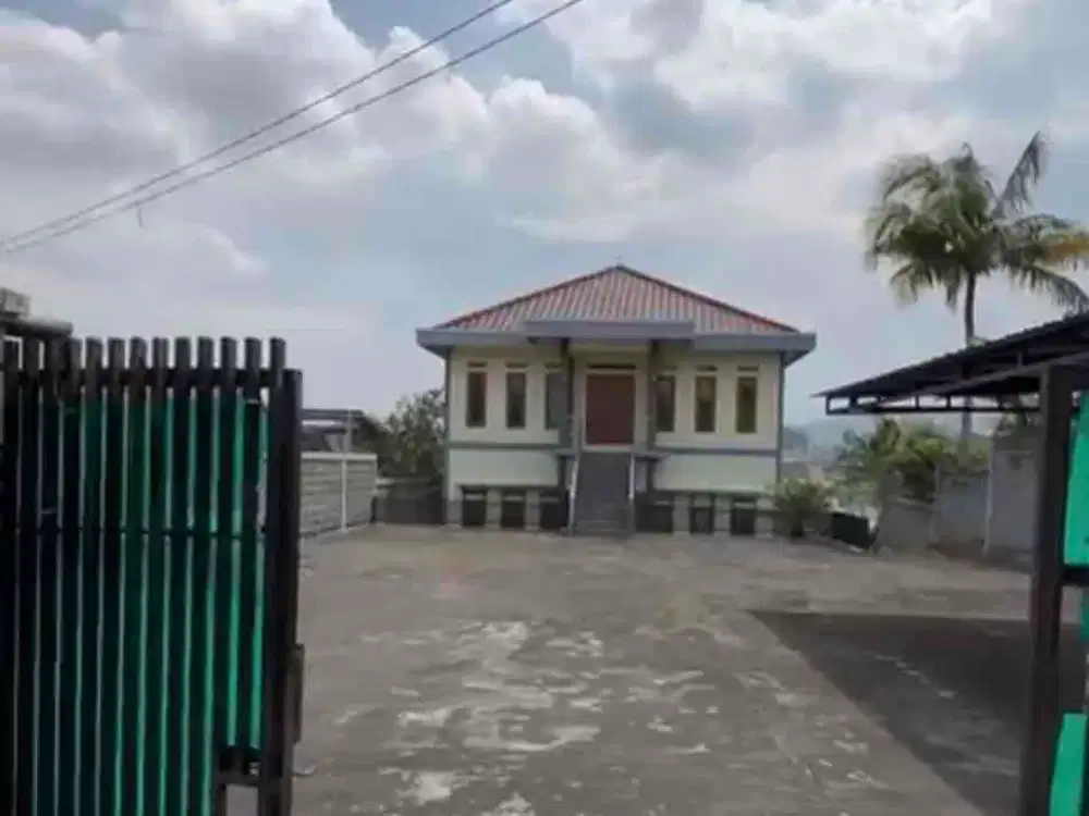 dijual rumah di ujung berung luas