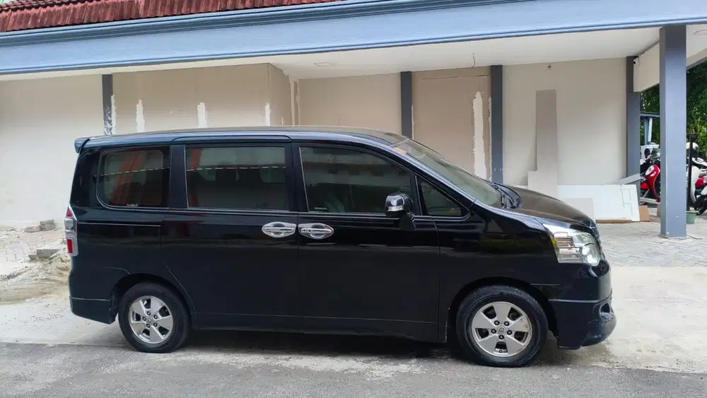 Toyota Voxy 2014 Bensin