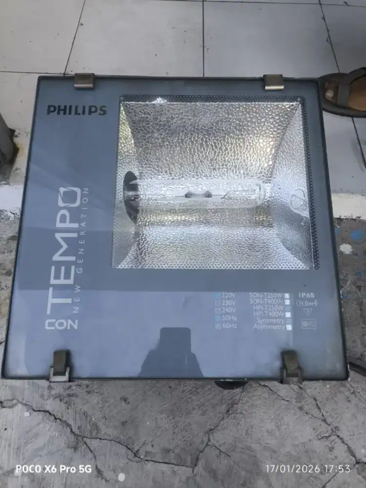 Lampu Philips LED 100 & 200 Watt