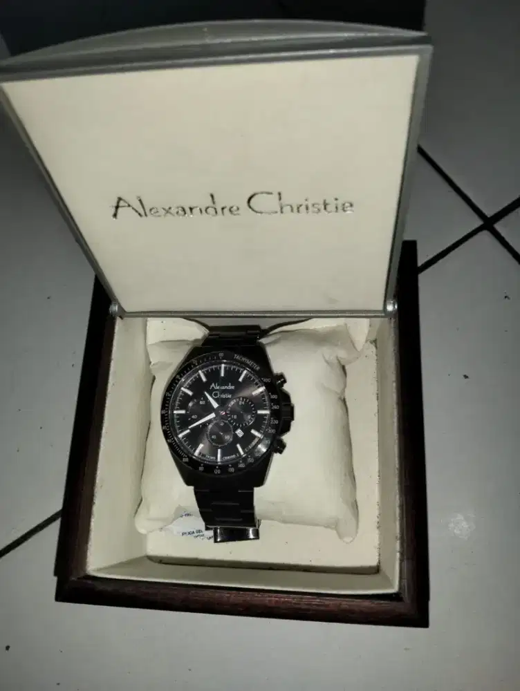 Jam Tangan second masih baru