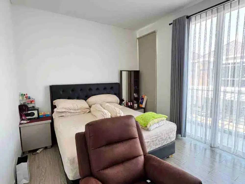 Dijual Rumah 2 lt Sudah Renov di Riviera at Puri Metland Puri