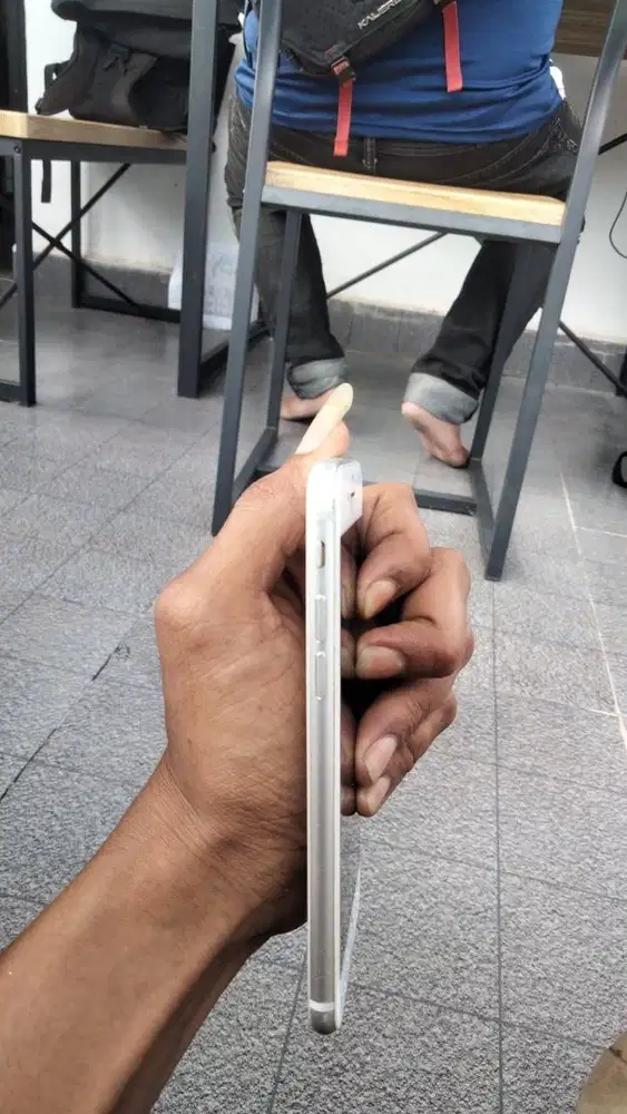 Dijual Iphone 8 64gb HP+Charger