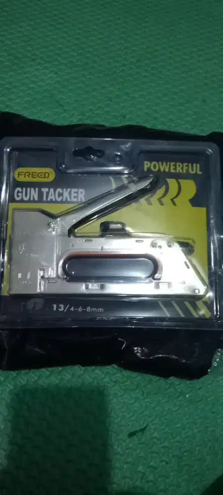 stapler gun tembak