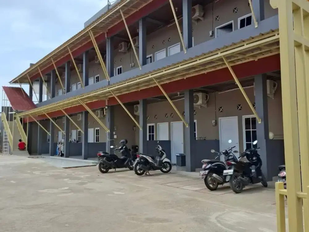 Kost Halaman Parkir Luas Jl. Cinere, Depok 26 Pintu Kamar Mandi Dalam Furnished