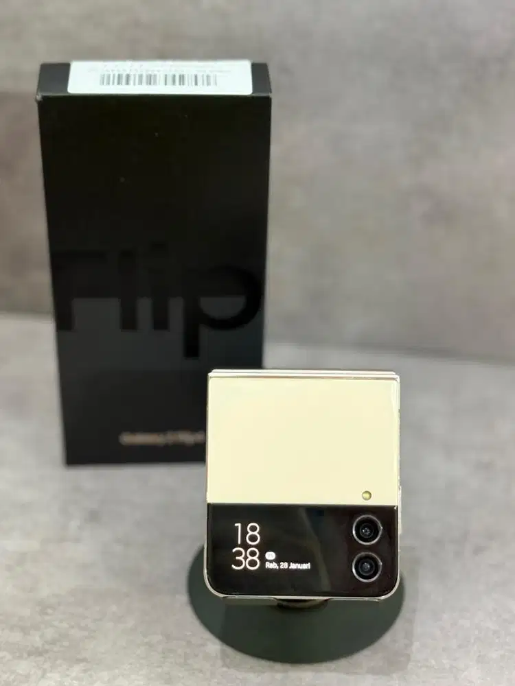 Samsung Z Flip 4 8/256GB Sein Resmi Fullset
