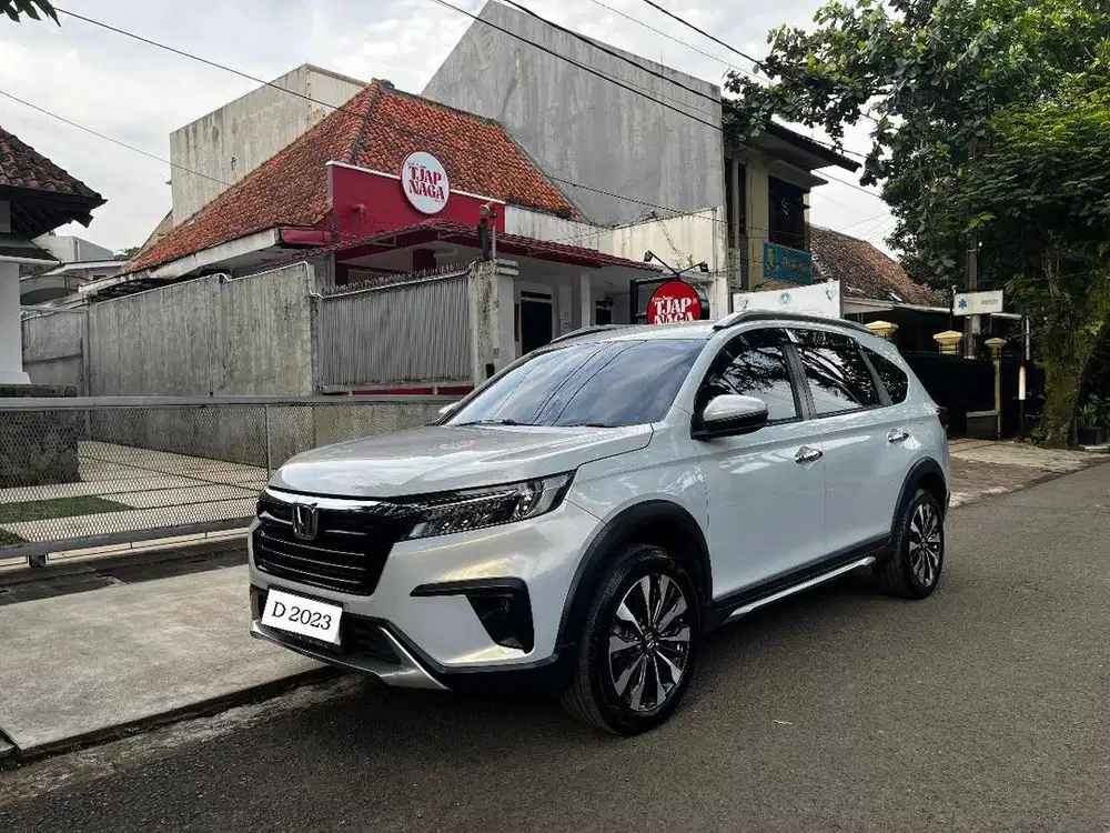 Honda BRV BR-V Prestige putih plat D Bandung