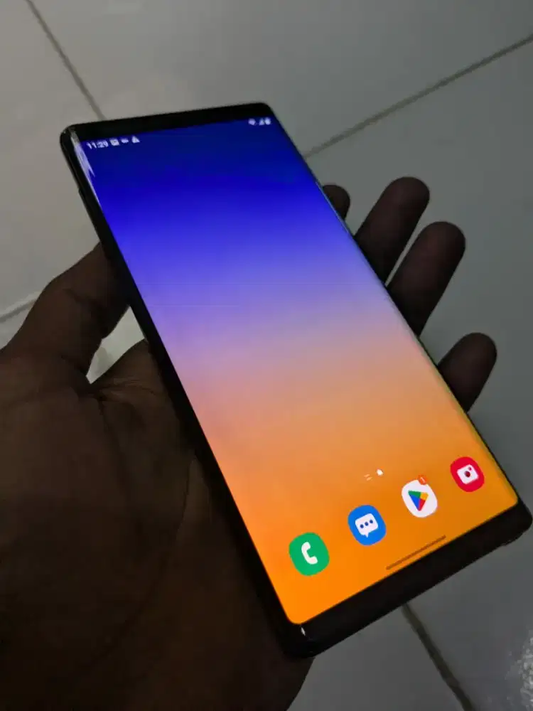 Samsung Galaxy Note 9 (Hitam)