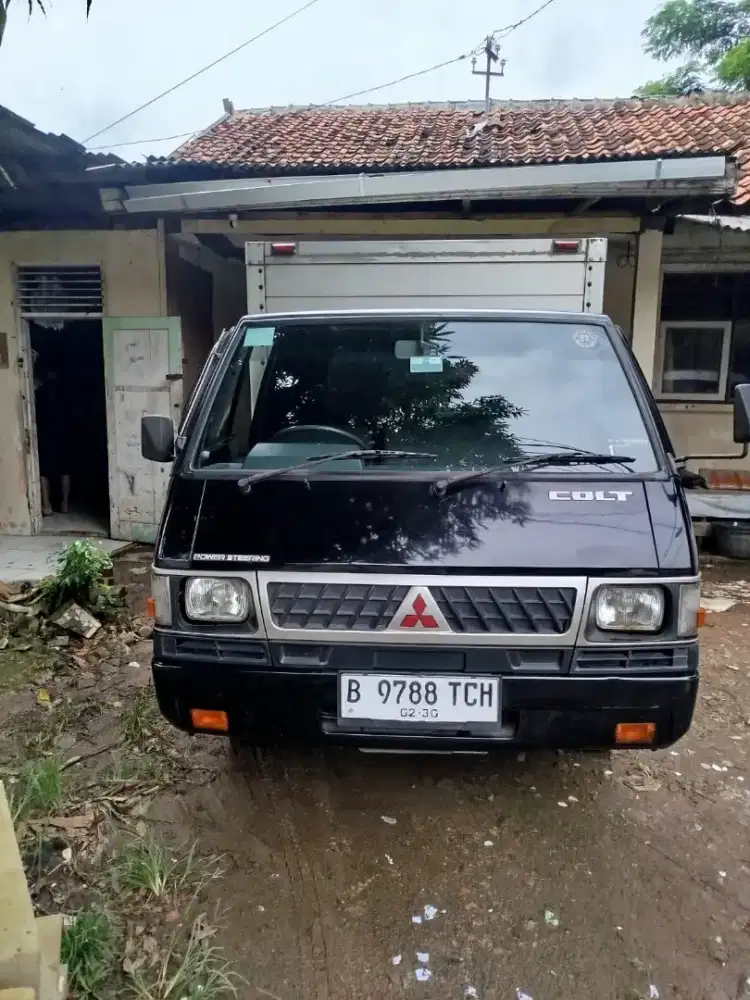 Di jual Mobil Box Mitsubishi L300 Colt tahun 2015