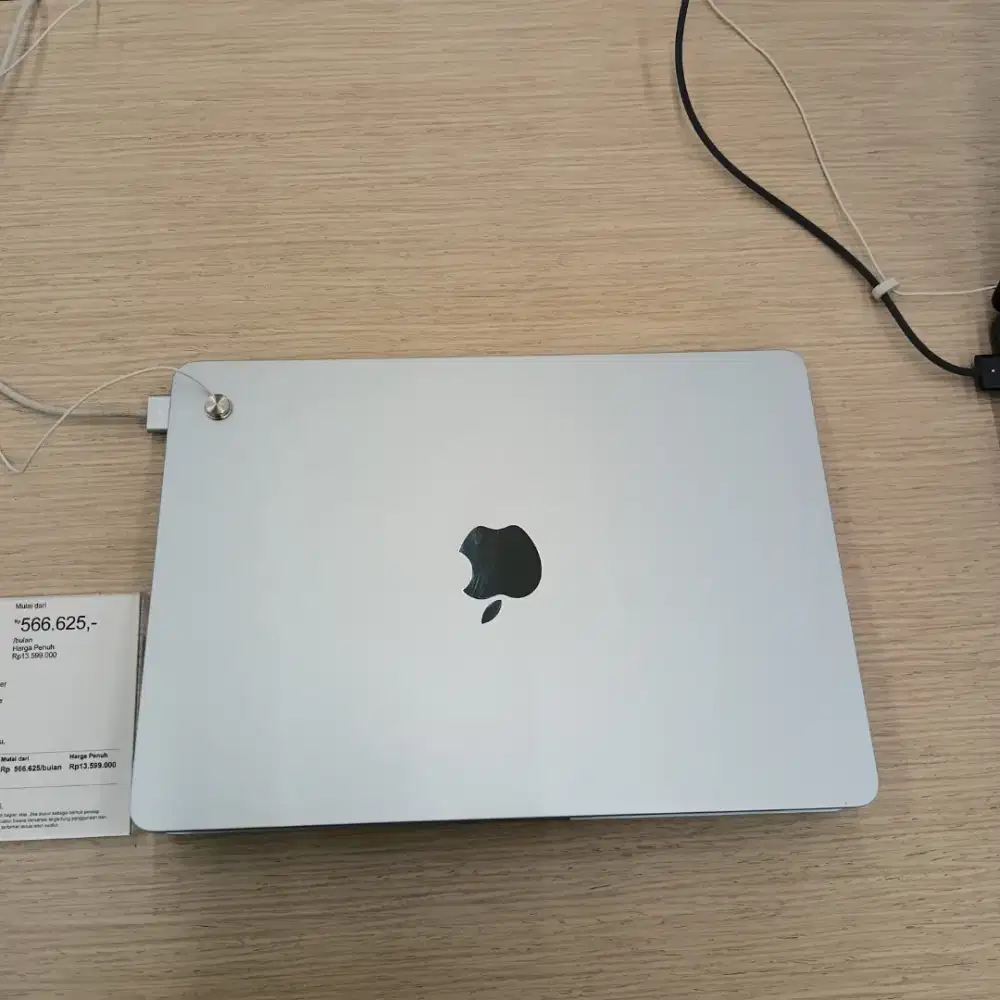 MacBook Air M4 13 inci bisa kredit