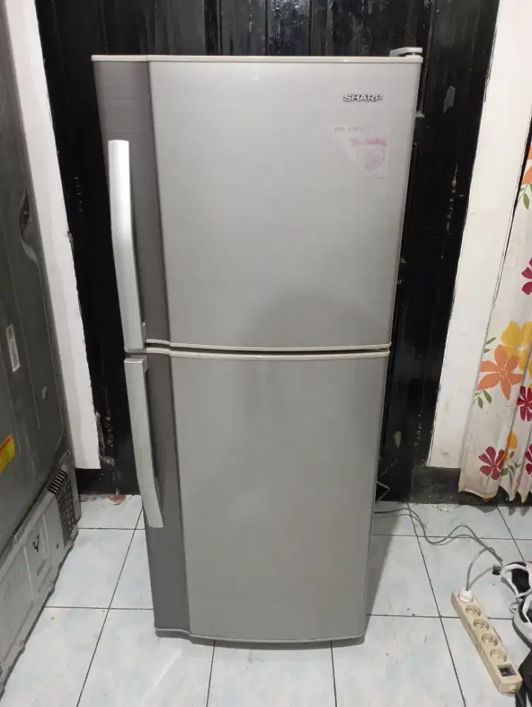 Kulkas 2 pintu sharp