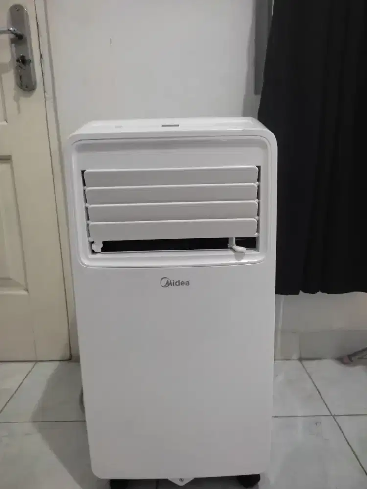 Dijual AC portabel 1/2 PK Midea