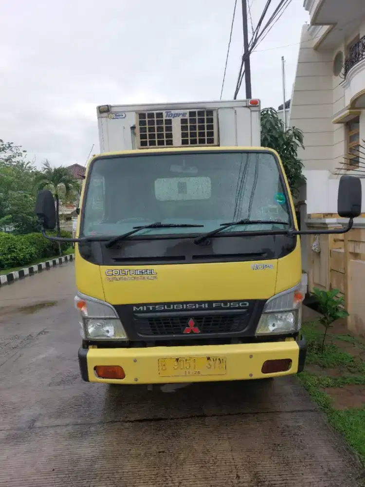 Mitsubishi colt diesel 110 PS engkel box freezer tahun 2015 orisinil
