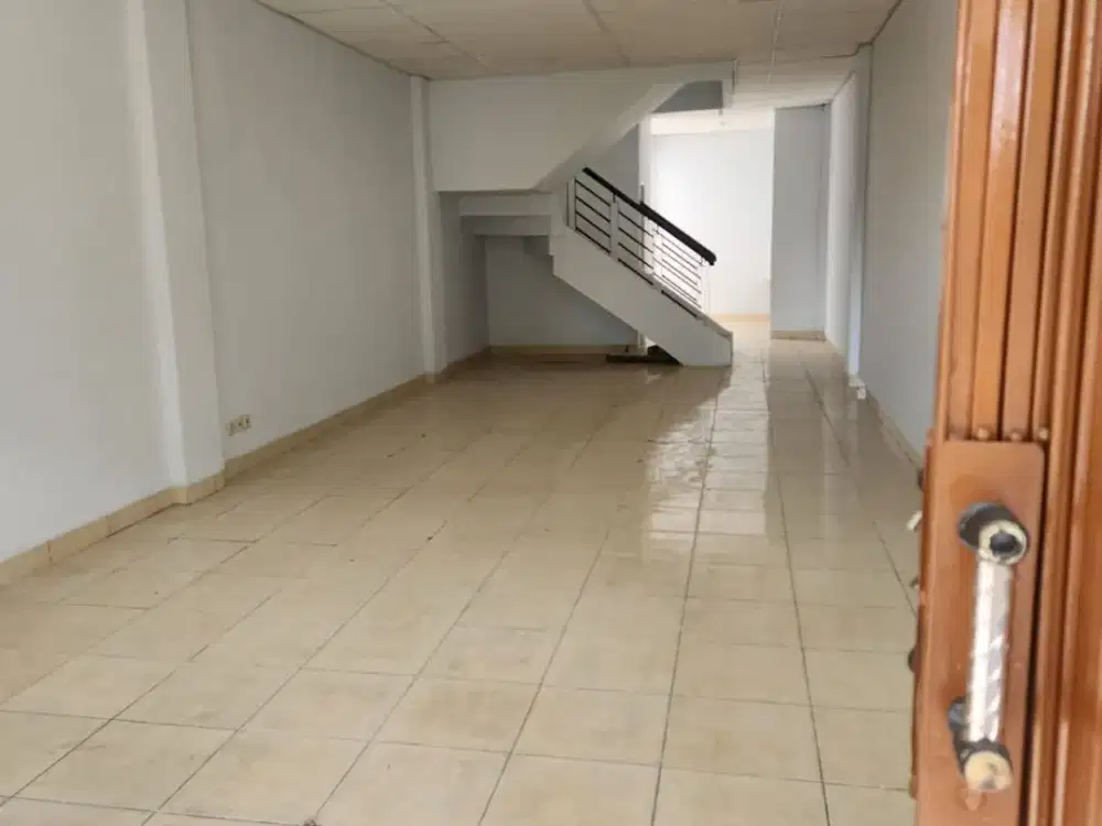 dijual ruko BU 3 lantai taman surya 5