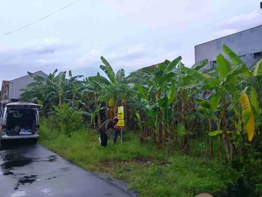 tanah  singopuran kartasura dekat jalan Adi sumarmo