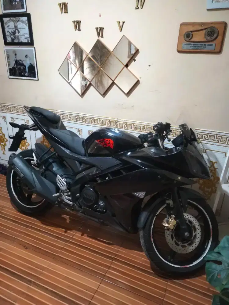 Yamaha sport R15 v2