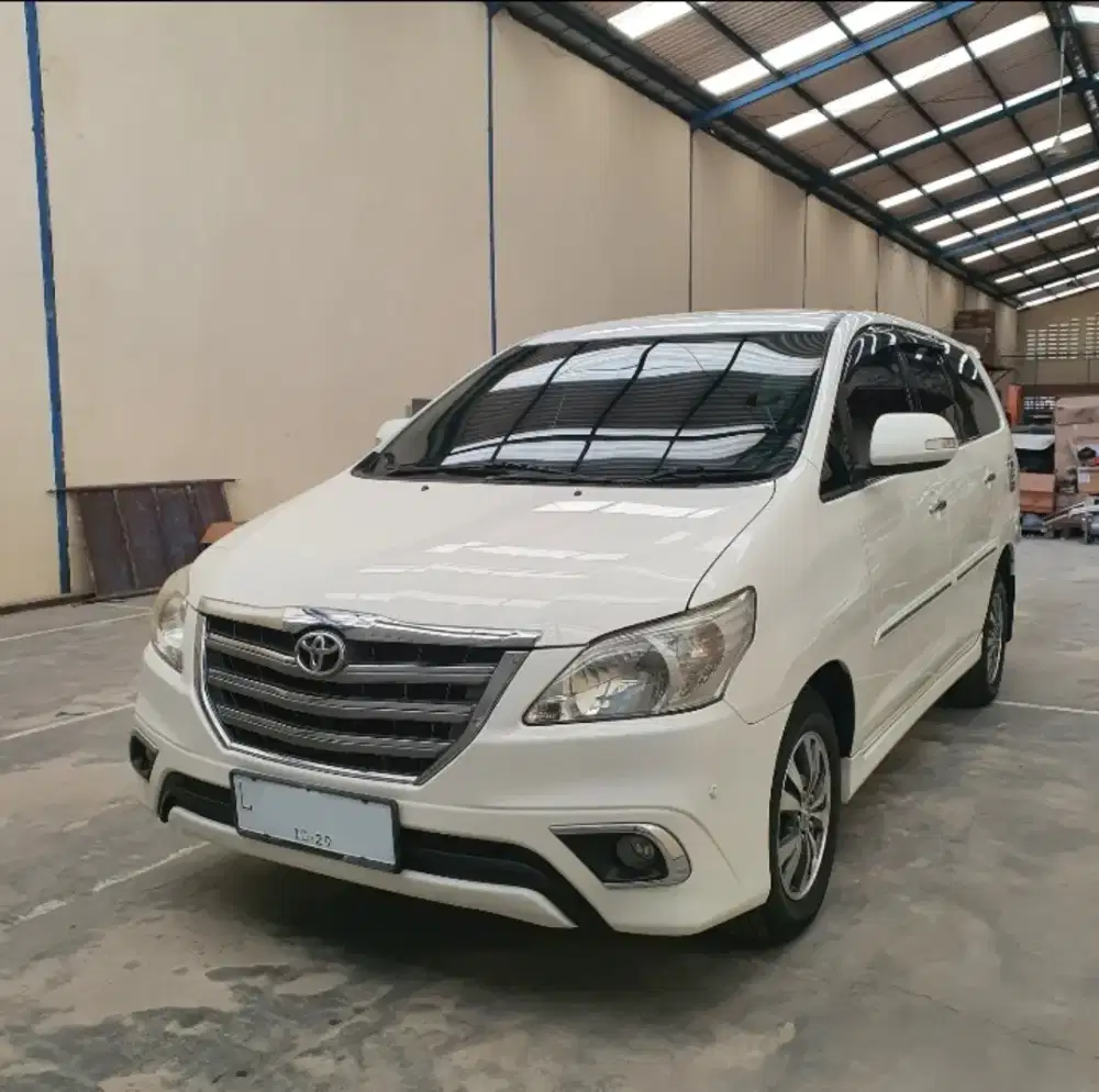 Innova V Diesel Matic 2014