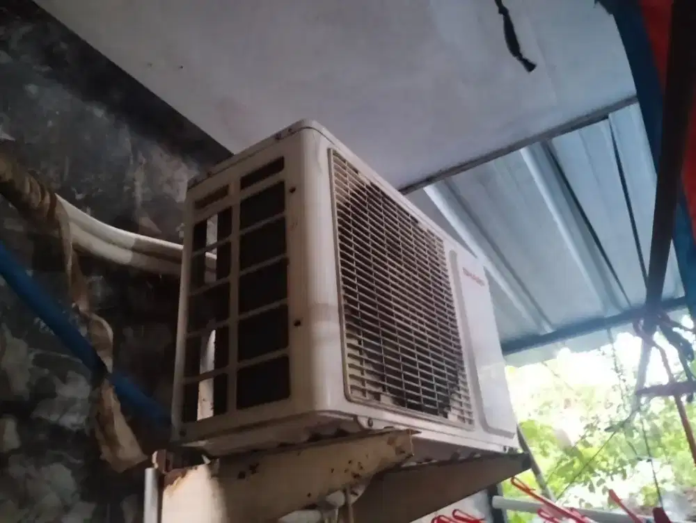 Terima ac bekas rusak