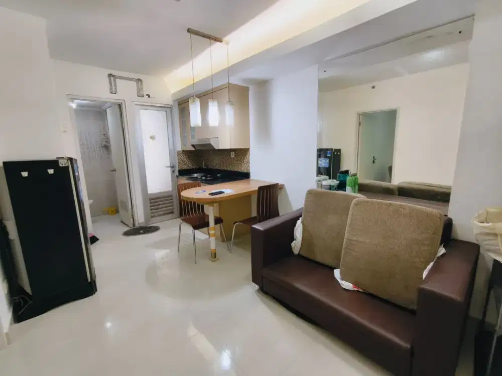 DISEWAKAN MURAH APARTEMEN GADING NIAS 2 KMR SEMI FURNISH TAHUNAN LT RENDAH