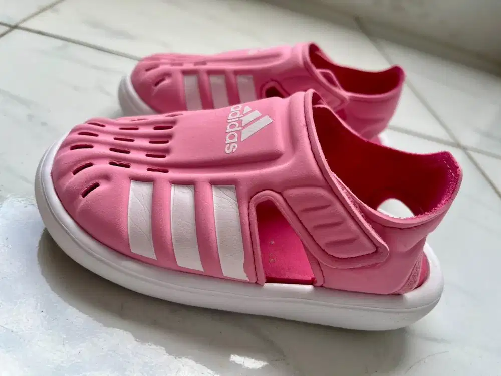 Preloved sepatu anak adidas