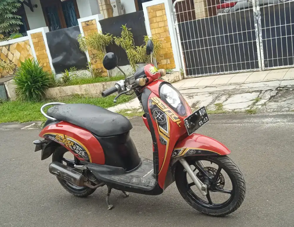 scoopy terawat baik siap pakai