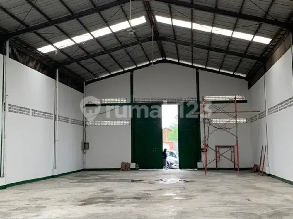Disewakan Gudang Siap Pakai  dikawasan Pergudangan Kav.DPR Cipondoh Tangerang
