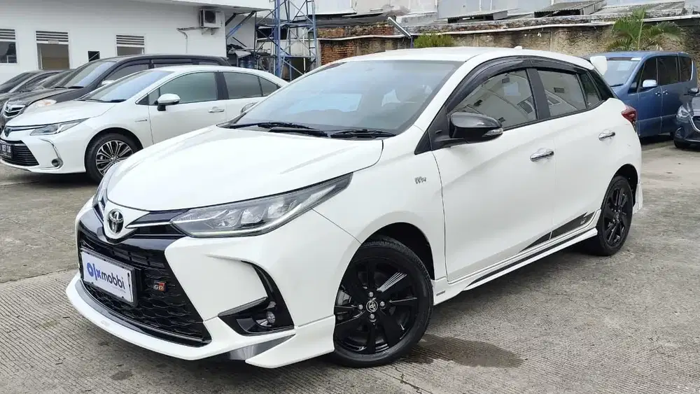 LIKE NEW - Toyota Yaris 1.5 S GR Sport Bensin-AT 2023